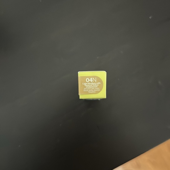 Kosas Revealer super creamy+brightening concealer with caffeine&hyaluronic acid - Picture 2 of 6